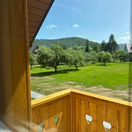 Pod Debem Apartment