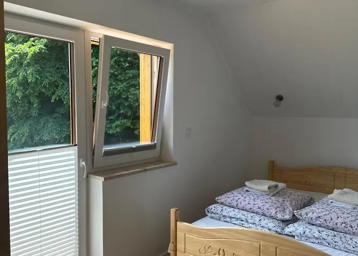 Pod Debem شقة Zabrzez